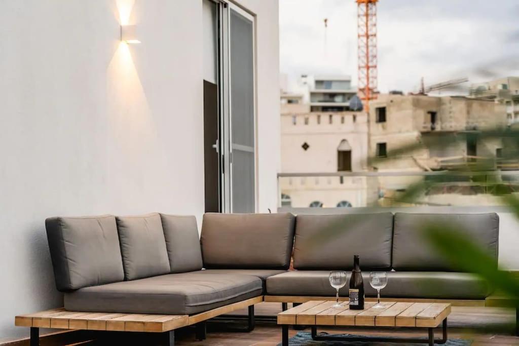 Apartament Luxurious & Stylish Penthouse With Private Pool Msida Zewnętrze zdjęcie
